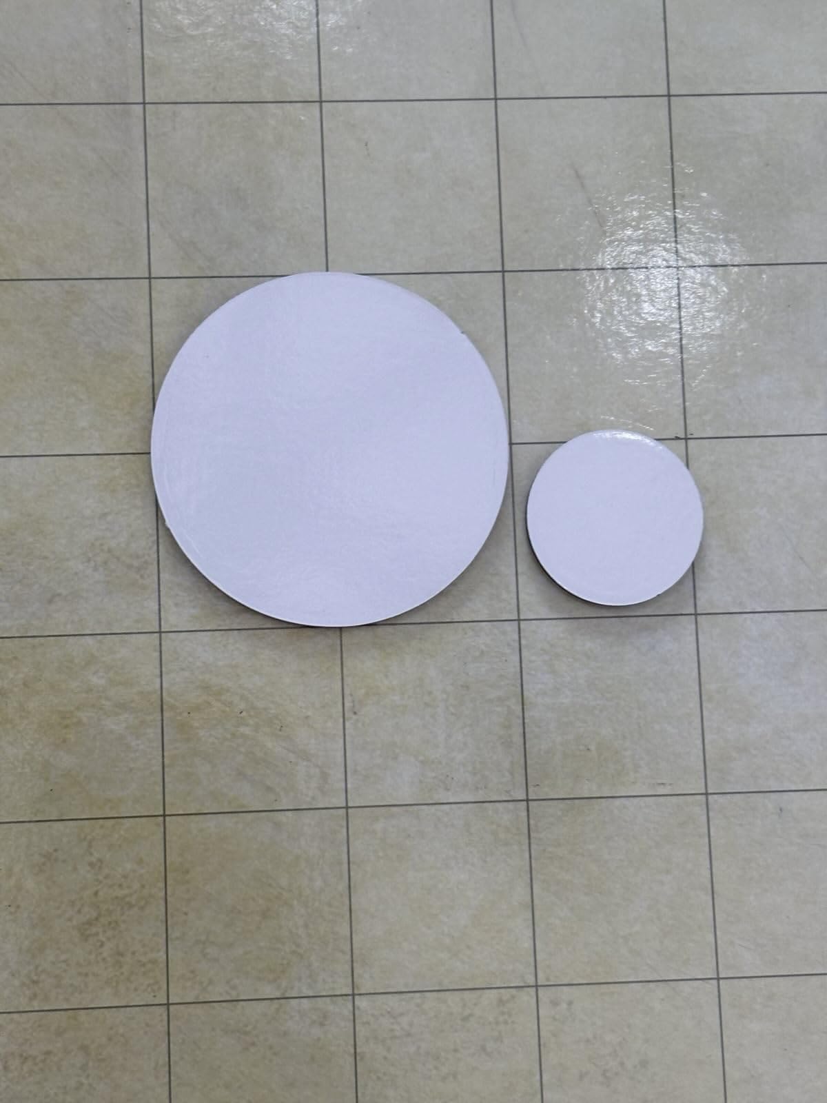 Futhark 100 Dry Erase Tokens for DND – Reusable RPG Tokens in 2 Sizes for Combat Tracking, Initiative, Conditions, and Effects – Reusable Circle Markers for Tabletop Board Games Accessories (100 PCS)